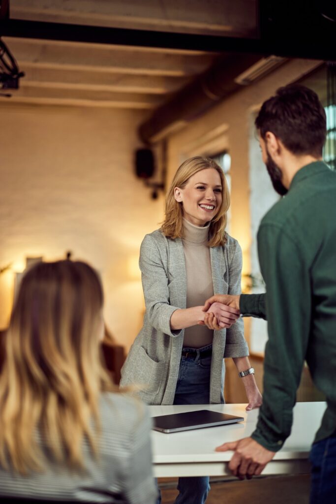 Hourly vs. Salaried Employees | Financial Tax Planning