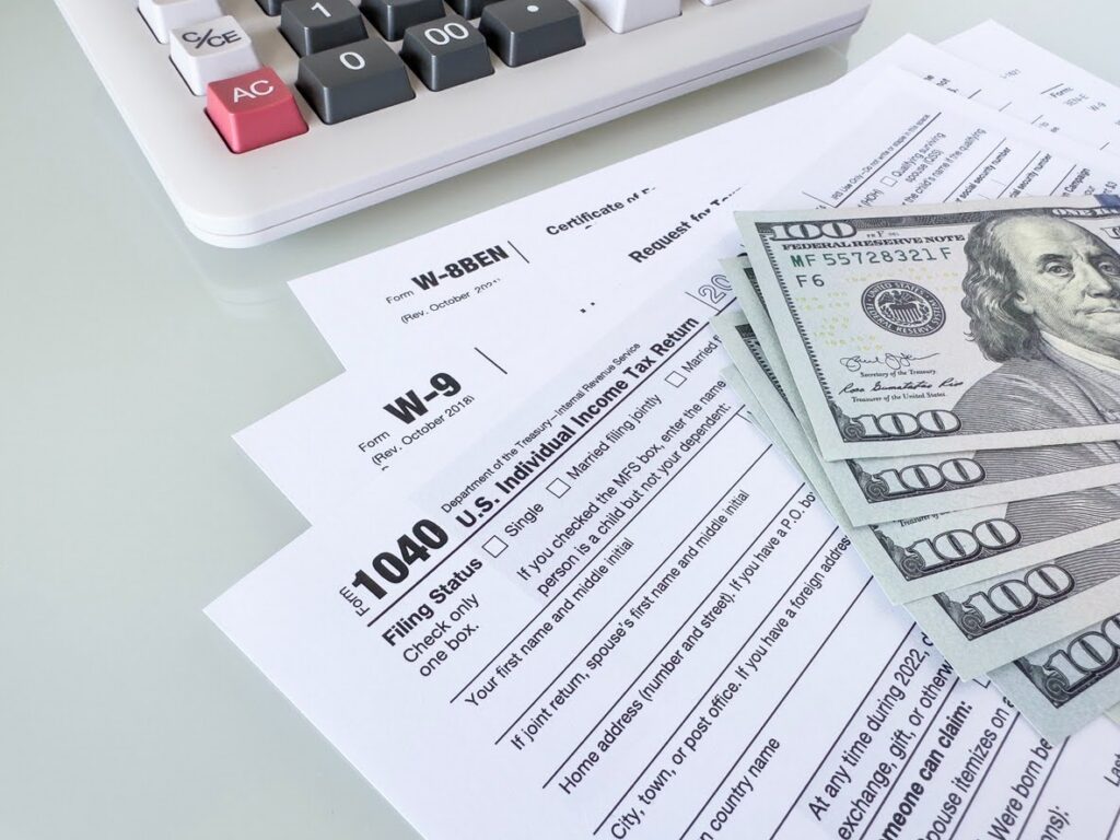 How Choosing the Right Income Tax Preparer Near Me Improves Financial Responsiveness and Real-Time Decision Making