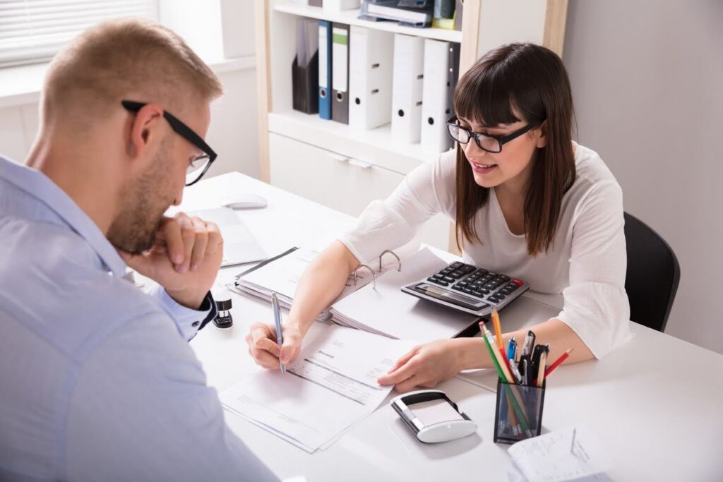 How to Choose Tax Preparation Near Me Macomb County