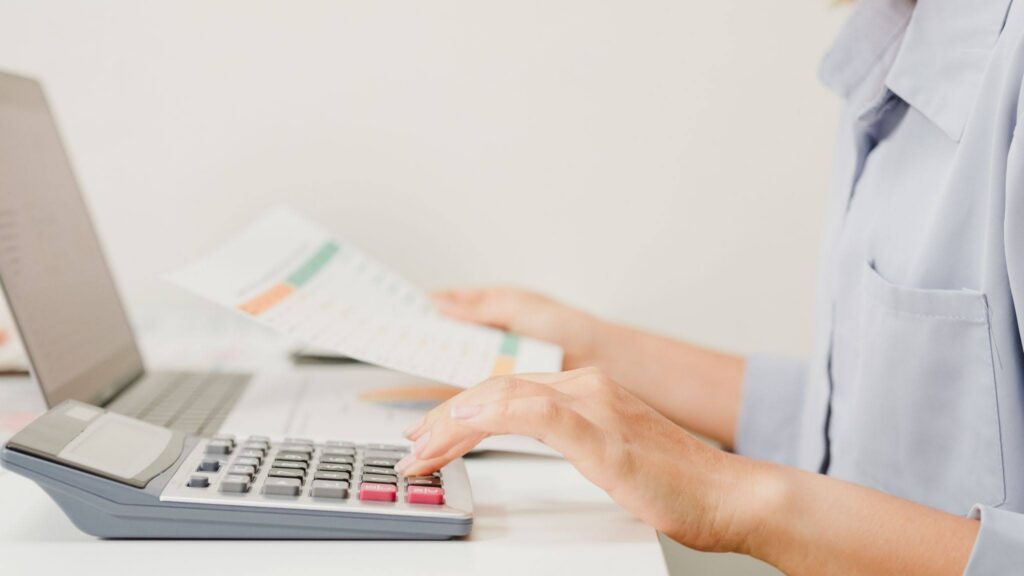 Accountant St Clair Shores MI vs Tax Preparer